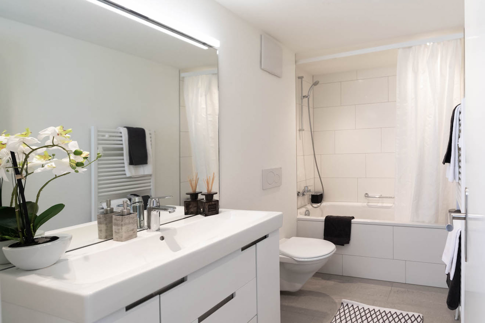 RO2050_apartment-mieten-zuerich-rotachstrasse-20_badzimmer