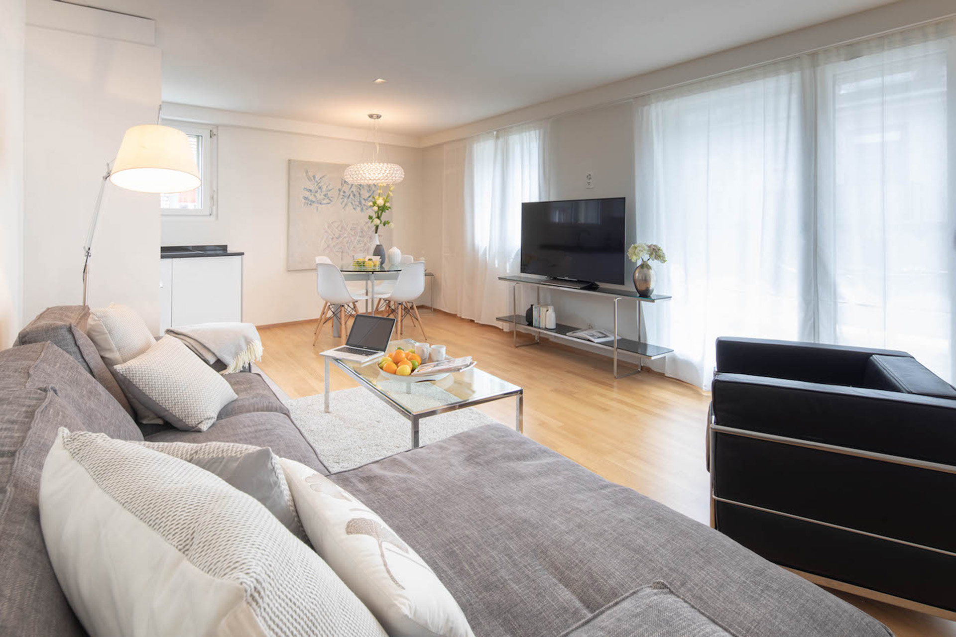 RO2050_apartment-mieten-zuerich-rotachstrasse-20_living1